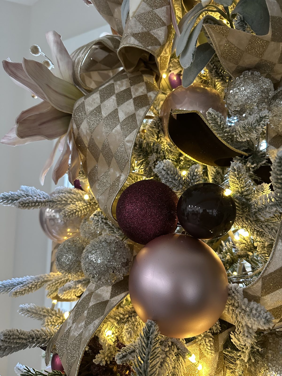 Holiday decorating by Blue Heron Home Interiors — photo 25