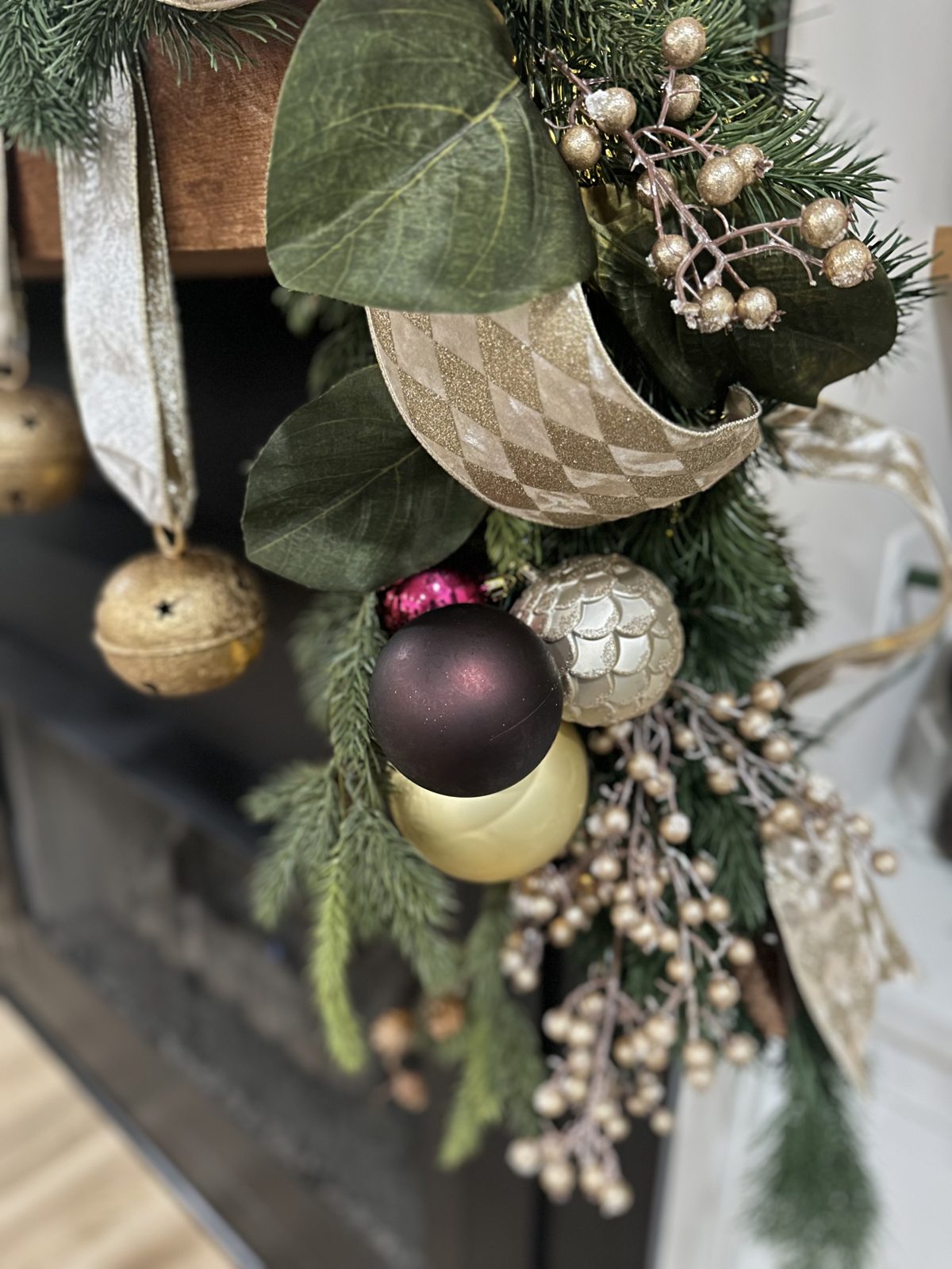 Holiday decorating by Blue Heron Home Interiors — photo 20