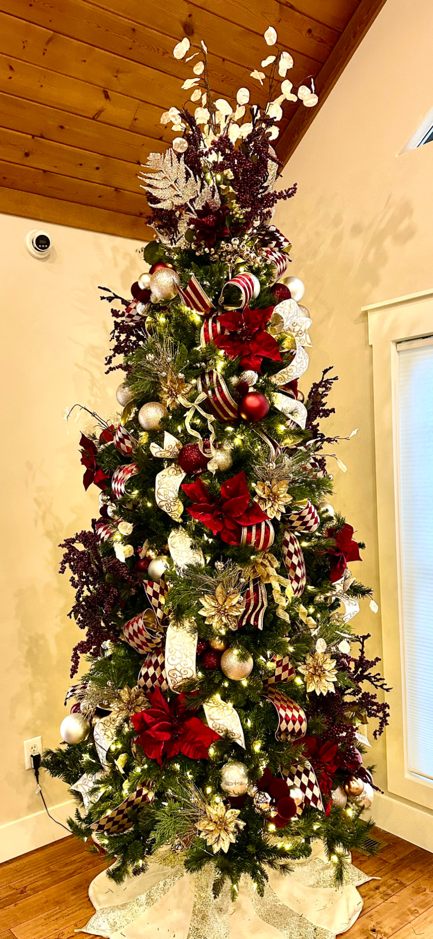 Holiday decorating by Blue Heron Home Interiors — photo 28