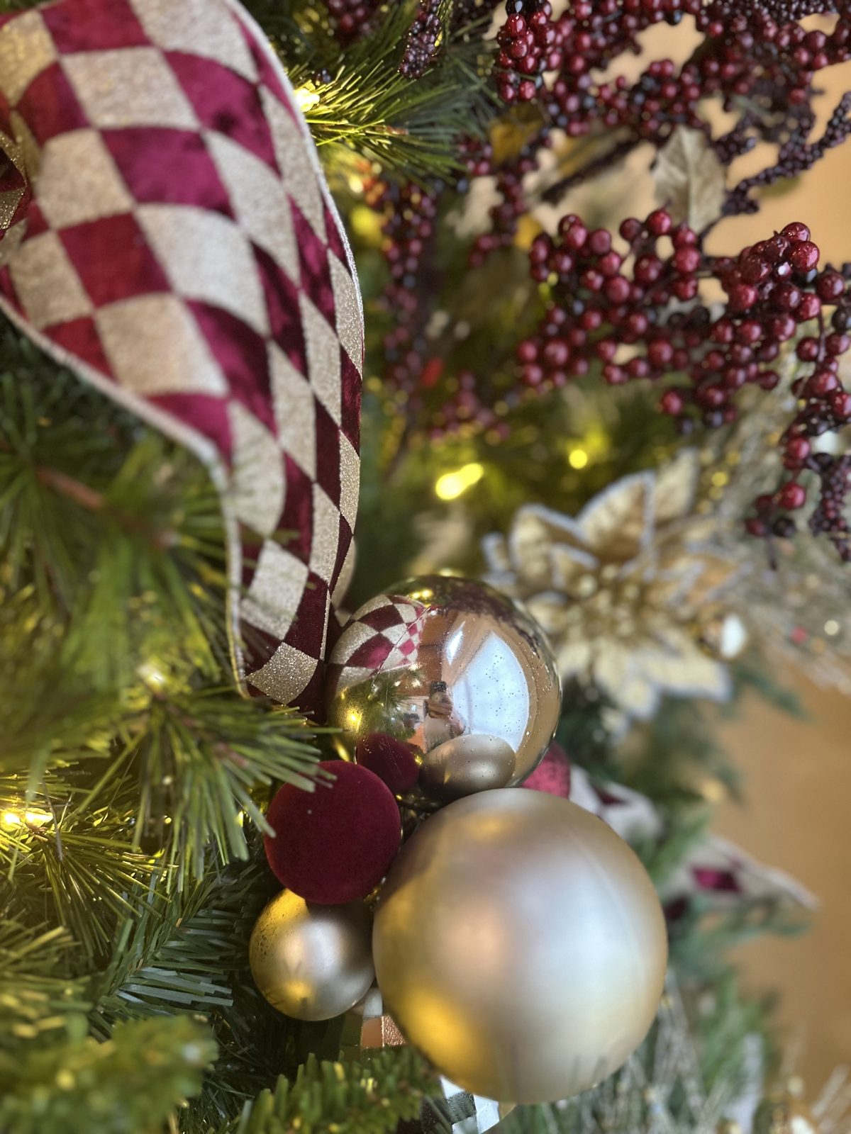 Holiday decorating by Blue Heron Home Interiors — photo 21