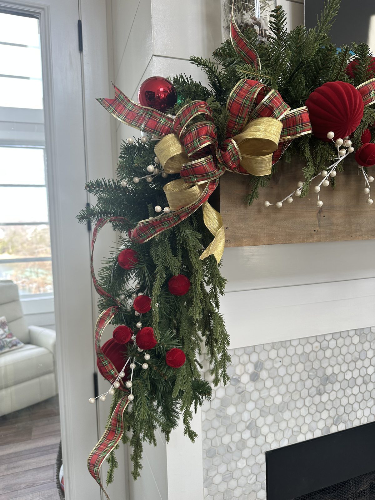 Holiday decorating by Blue Heron Home Interiors — photo 14