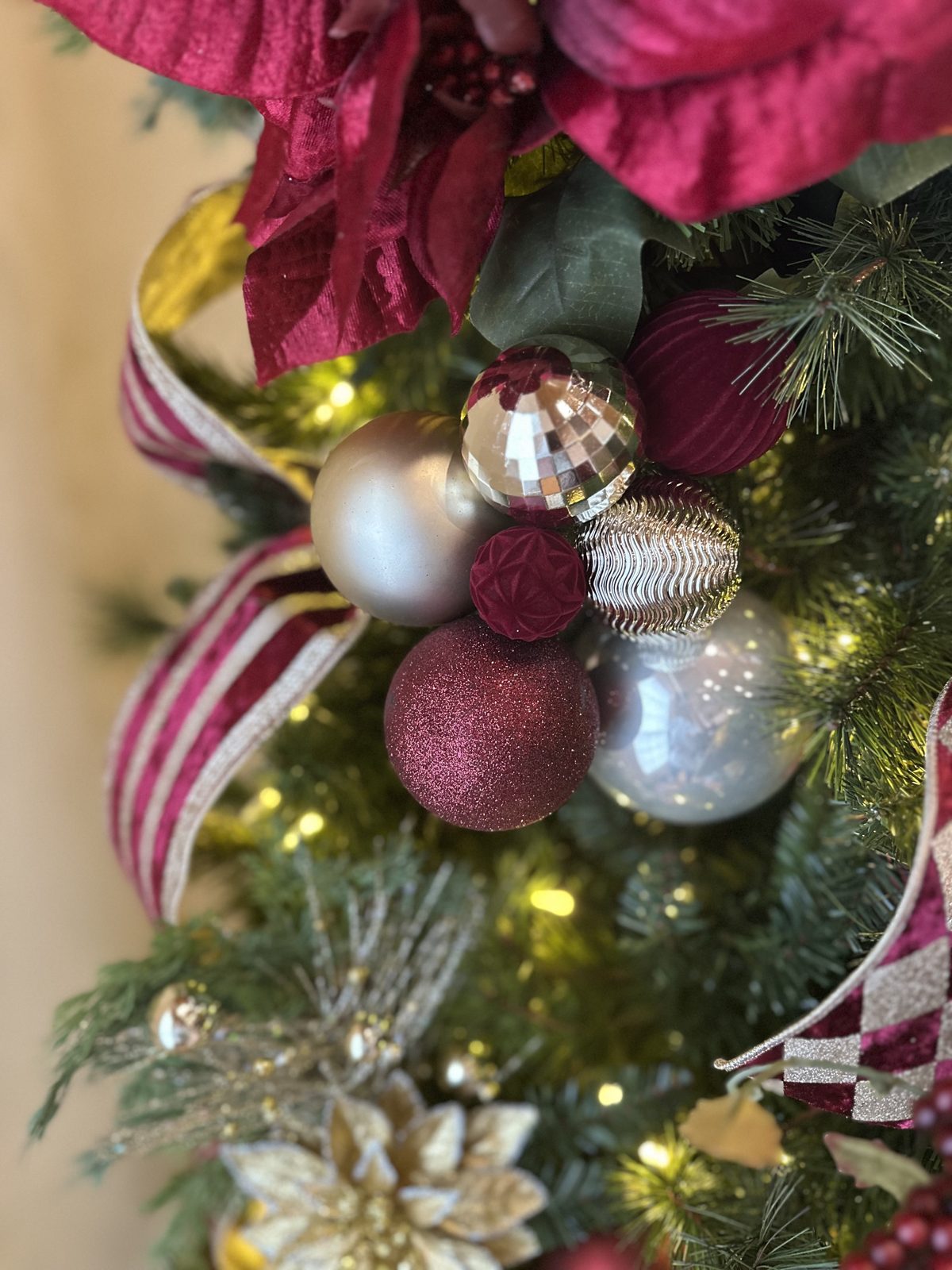 Holiday decorating by Blue Heron Home Interiors — photo 31
