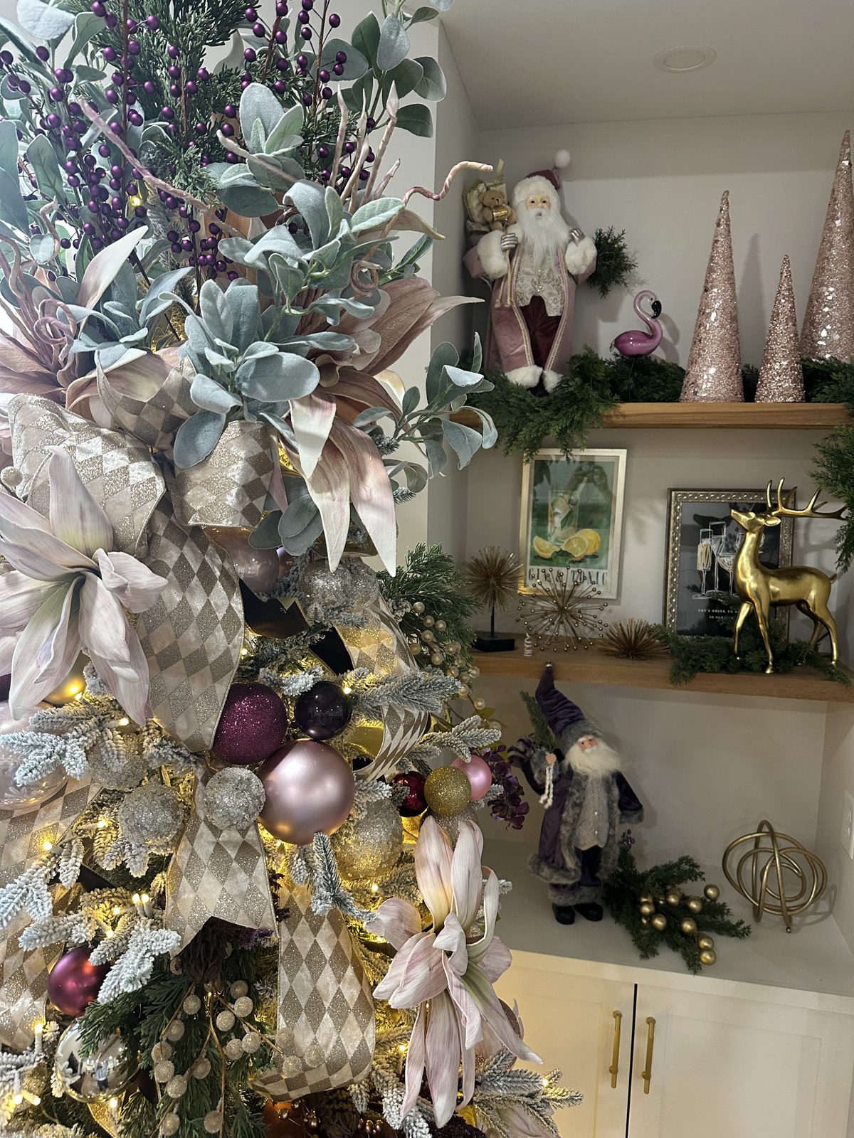 Holiday decorating by Blue Heron Home Interiors — photo 27