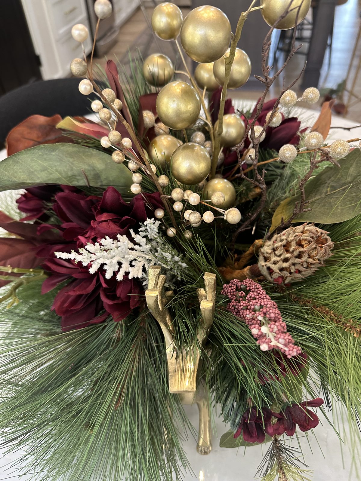 Holiday decorating by Blue Heron Home Interiors — photo 17